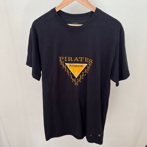 Vintage Embroidered Black and Gold Pittsburgh Penguins Steelers Pirates T-Shirt